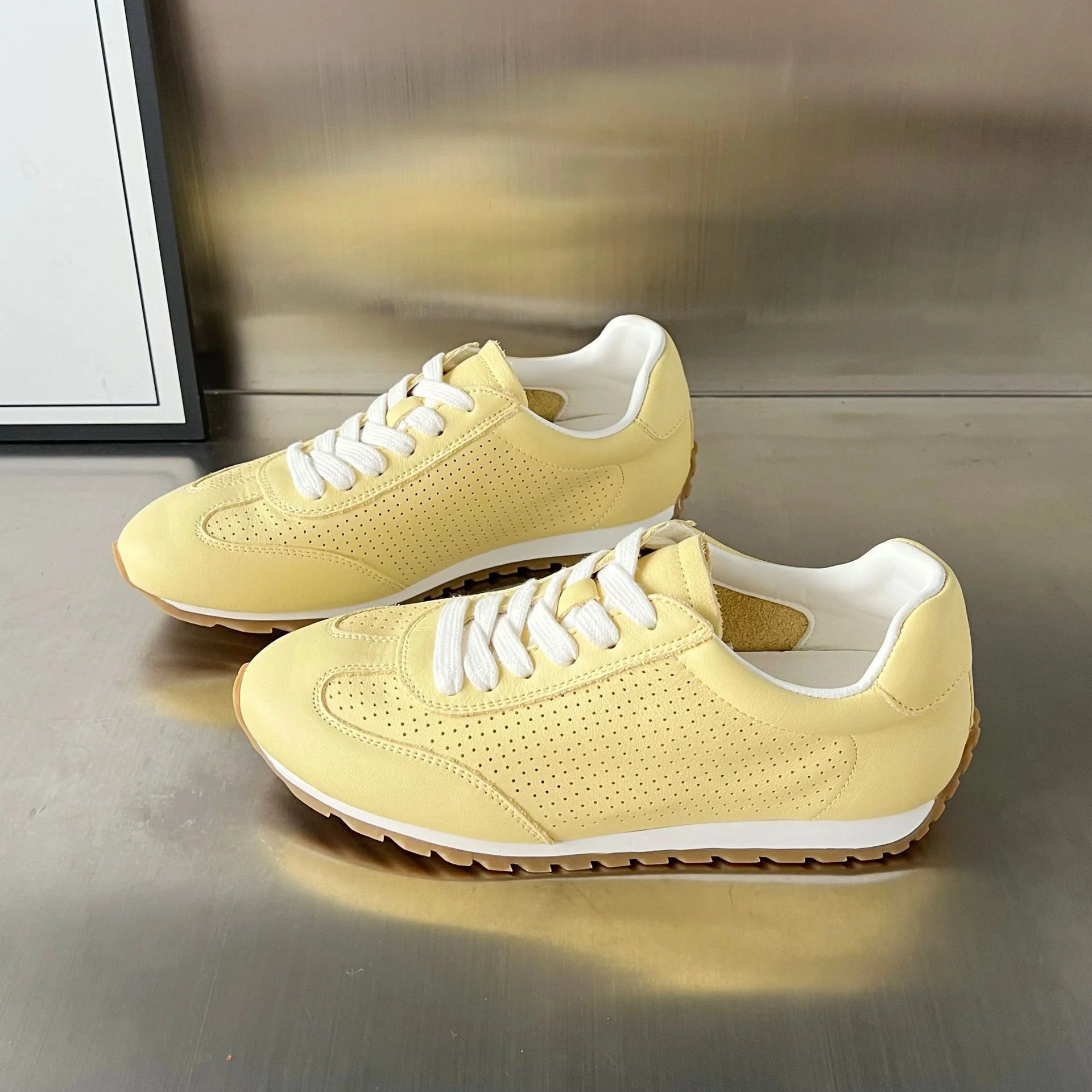 Damen Atmungsaktive Modische Sneakers mit perforierter Oberfläche und rutschfester Sohle Heidi Mode