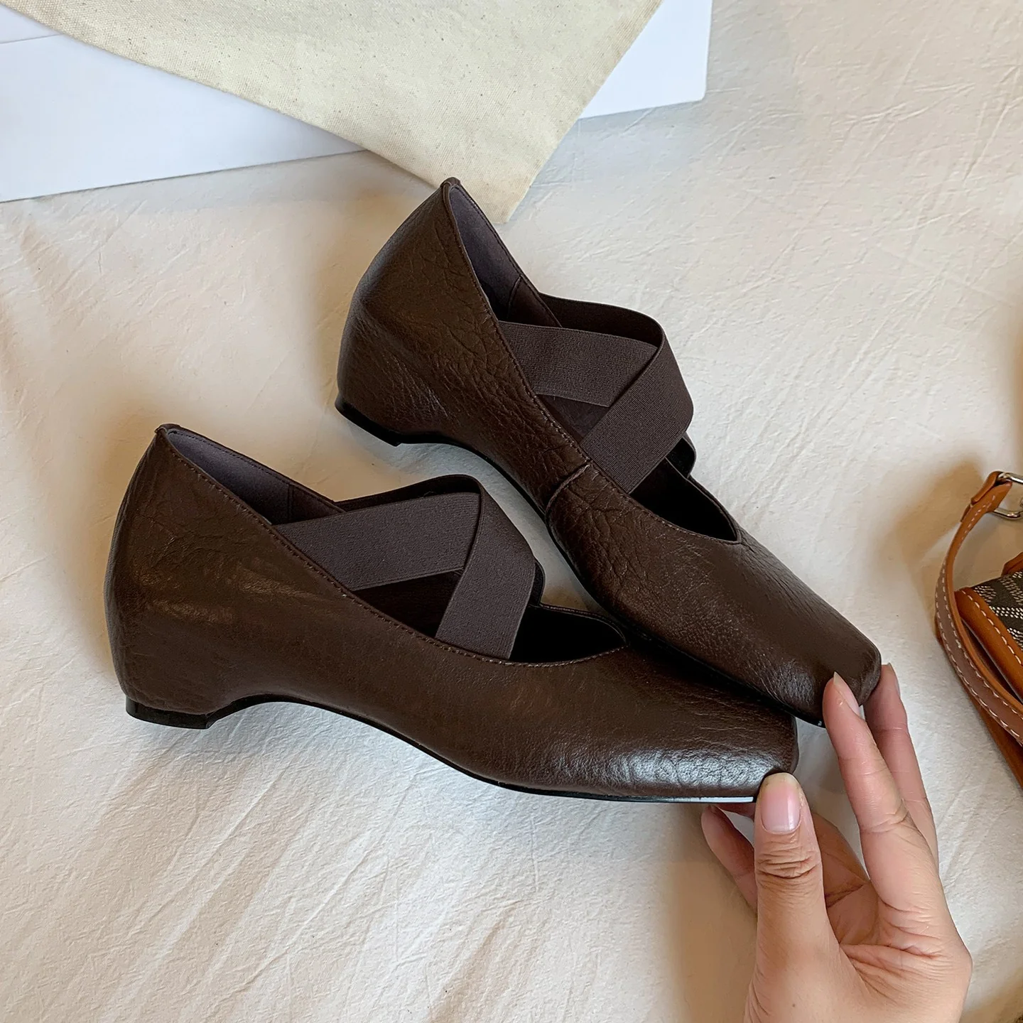 Damen Ballerinas mit elegantem Riemchen und komfortablem Fußbett Heidi Mode