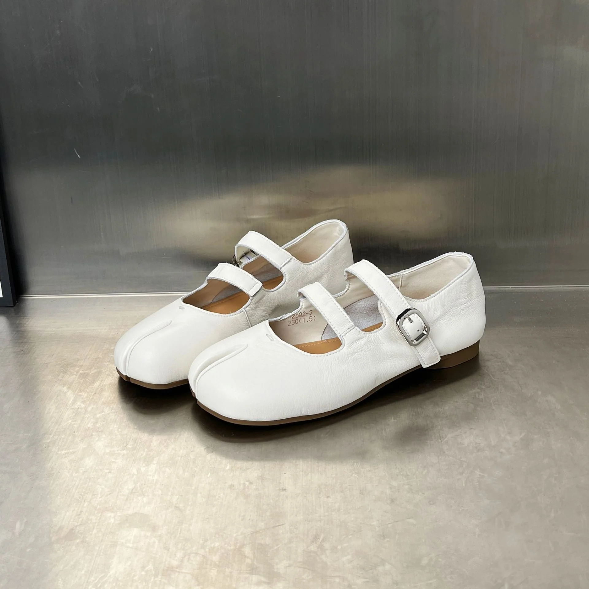 Damen Ballerinas mit modischem Riemen und anatomischem Fußbett Heidi Mode