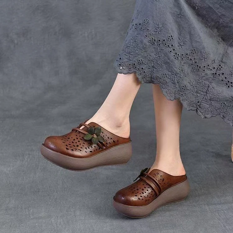 Damen Bequeme Clogs mit modischem Blüten-Detail Heidi Mode