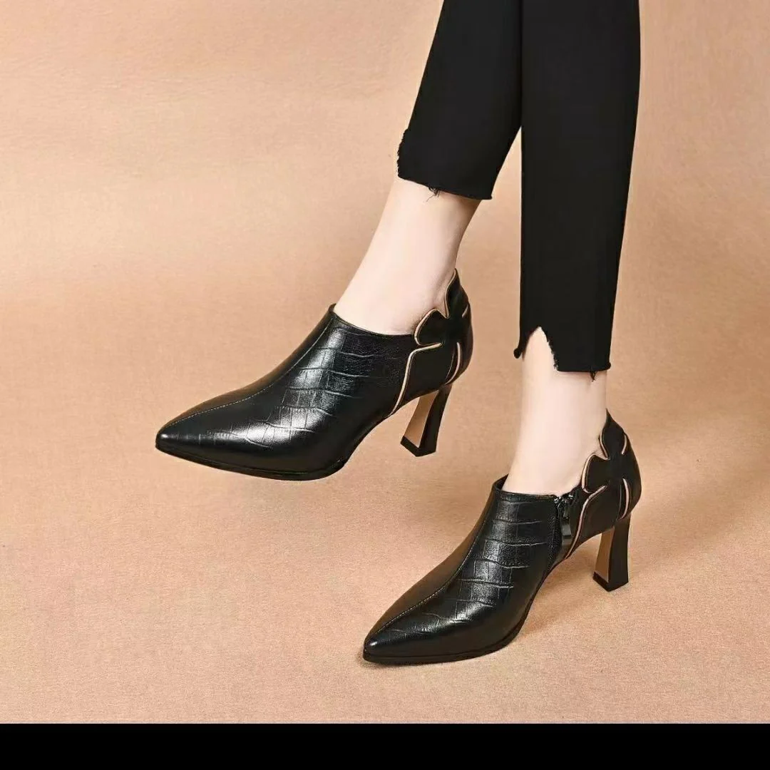 Damen elegante Absatzstiefel mit modischem Krokodil-Leder-Look und stilvollem Schnitt Heidi Mode - Image 7