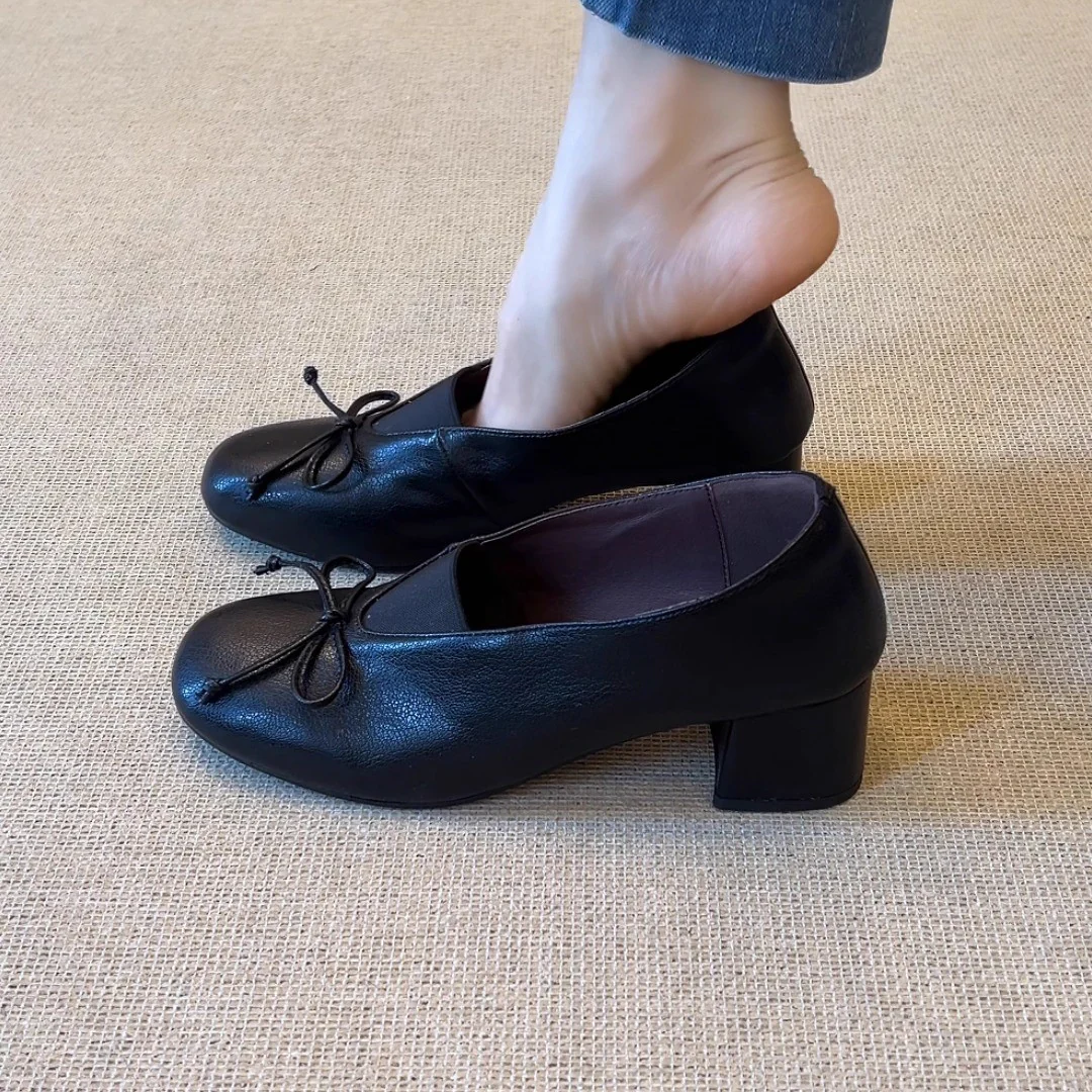 Damen elegante Mary Janes mit verstellbarem Riemen und Komfort-Fußbett Heidi Mode