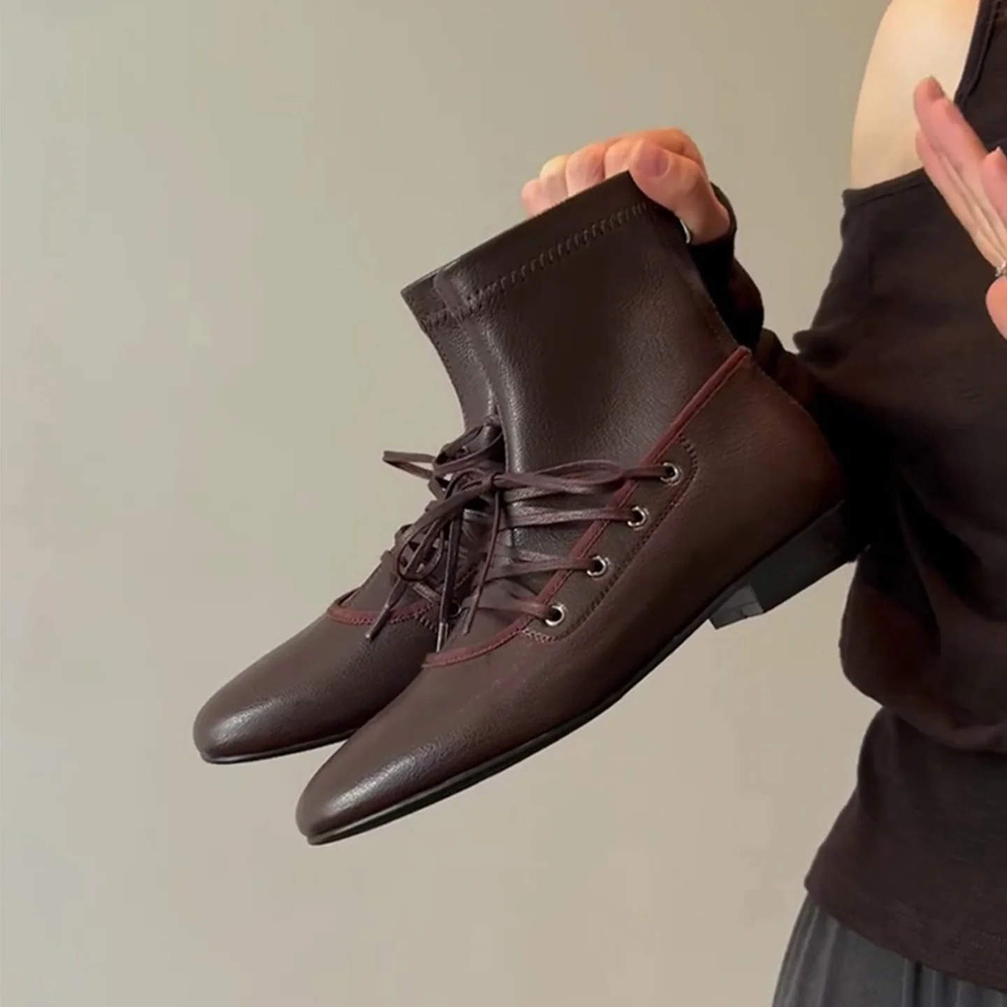 Damen elegante Schnürstiefel aus hochwertigem Leder mit robustem Blockabsatz Heidi Mode - Image 7