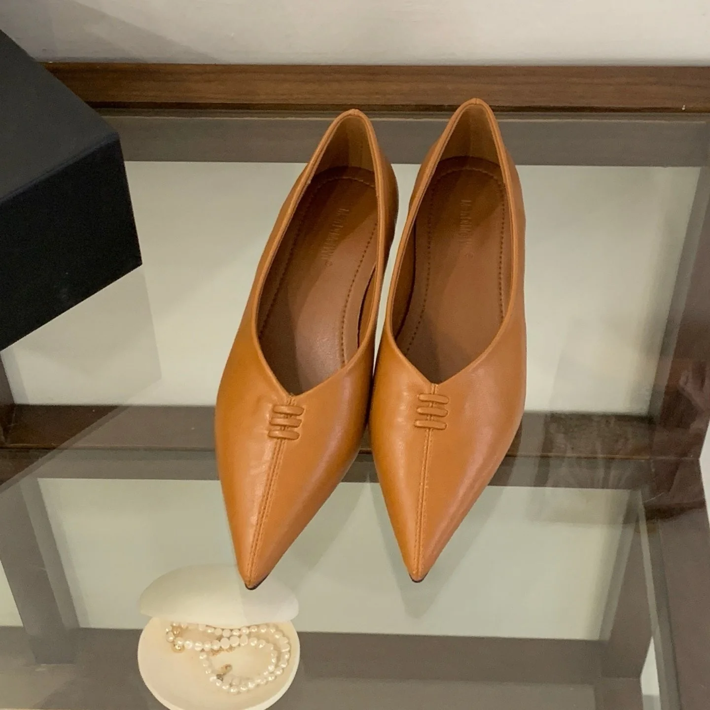 Damen Elegante spitze Ballerinas mit Silberner Metallic-Oberfläche Heidi Mode - Image 4