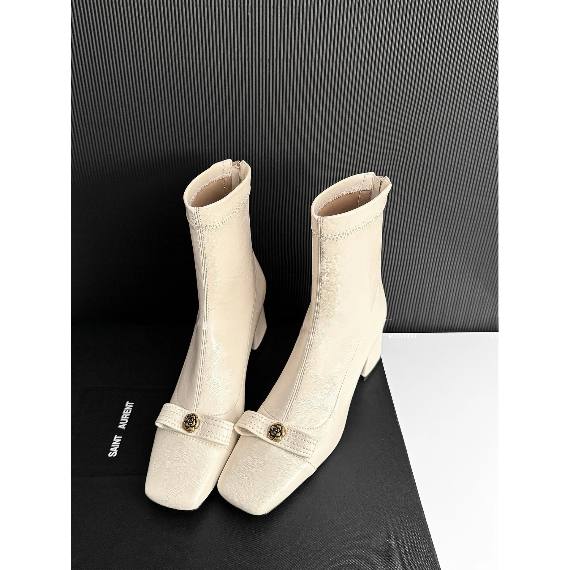 Damen Elegante Stiefeletten mit dekorativem Schmuckelement Heidi Mode