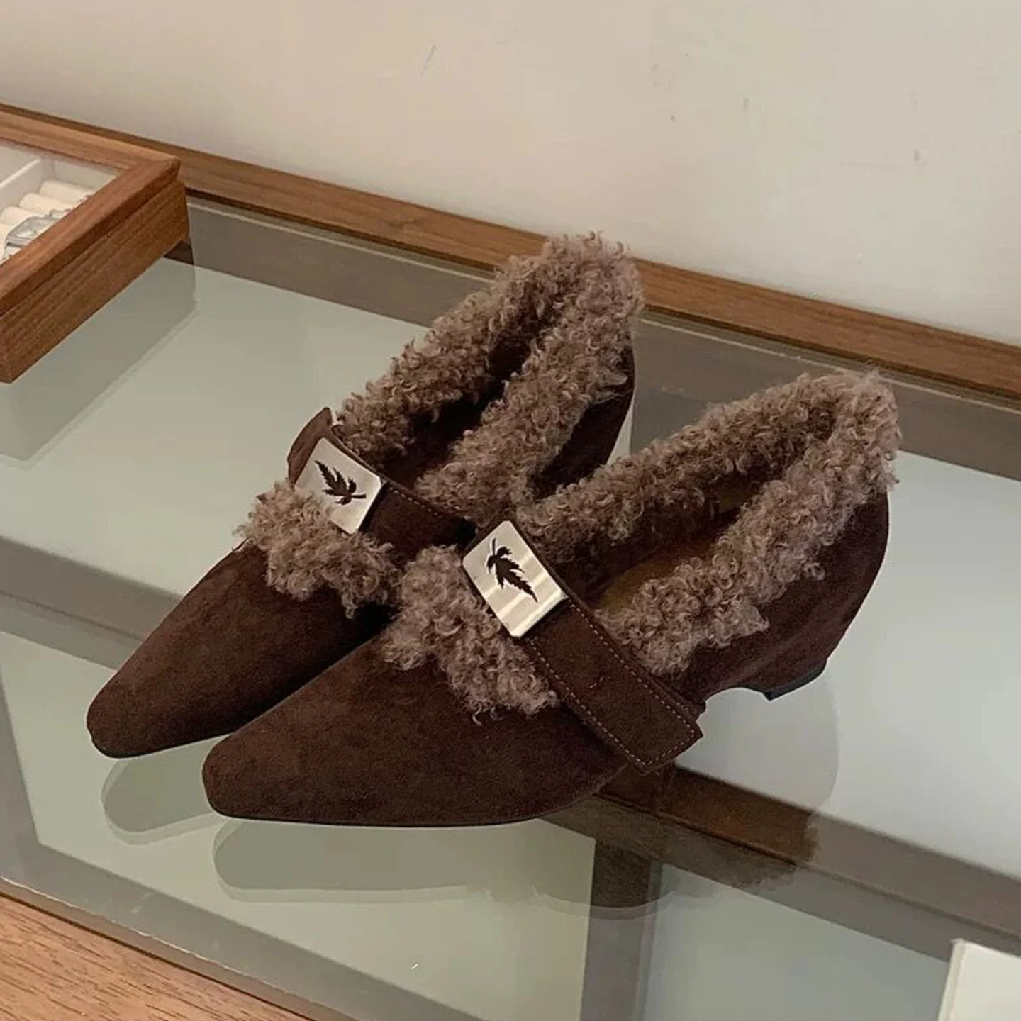 Damen elegante Stiefeletten mit warmem Futter und modischem Riemchen Heidi Mode