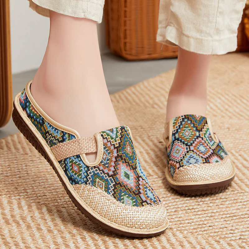 Damen Gemütliche Clogs mit elegantem Ethnomuster Heidi Mode