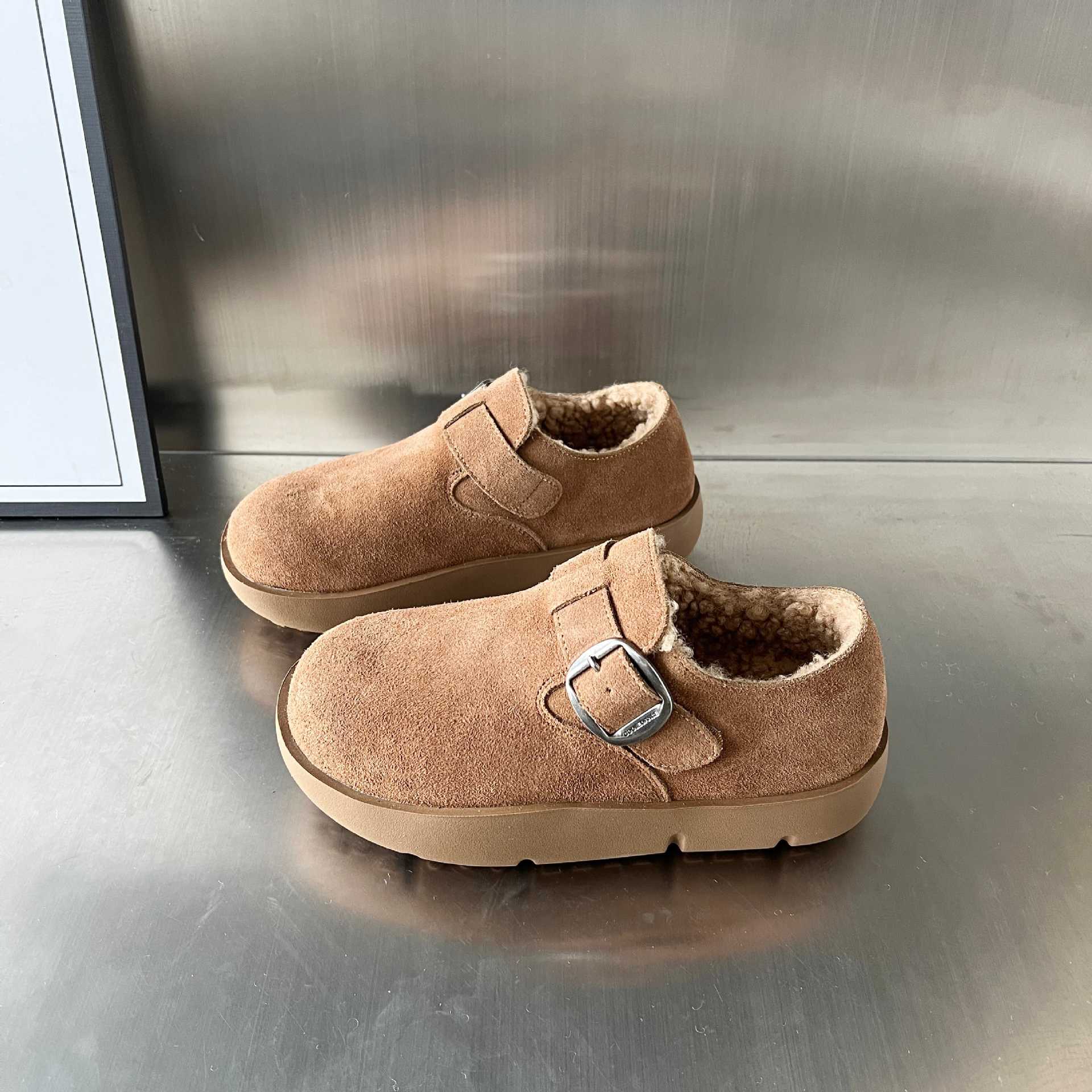 Damen Hausschuhe mit weichem Innenfutter und praktischem Schnallenverschluss Heidi Mode