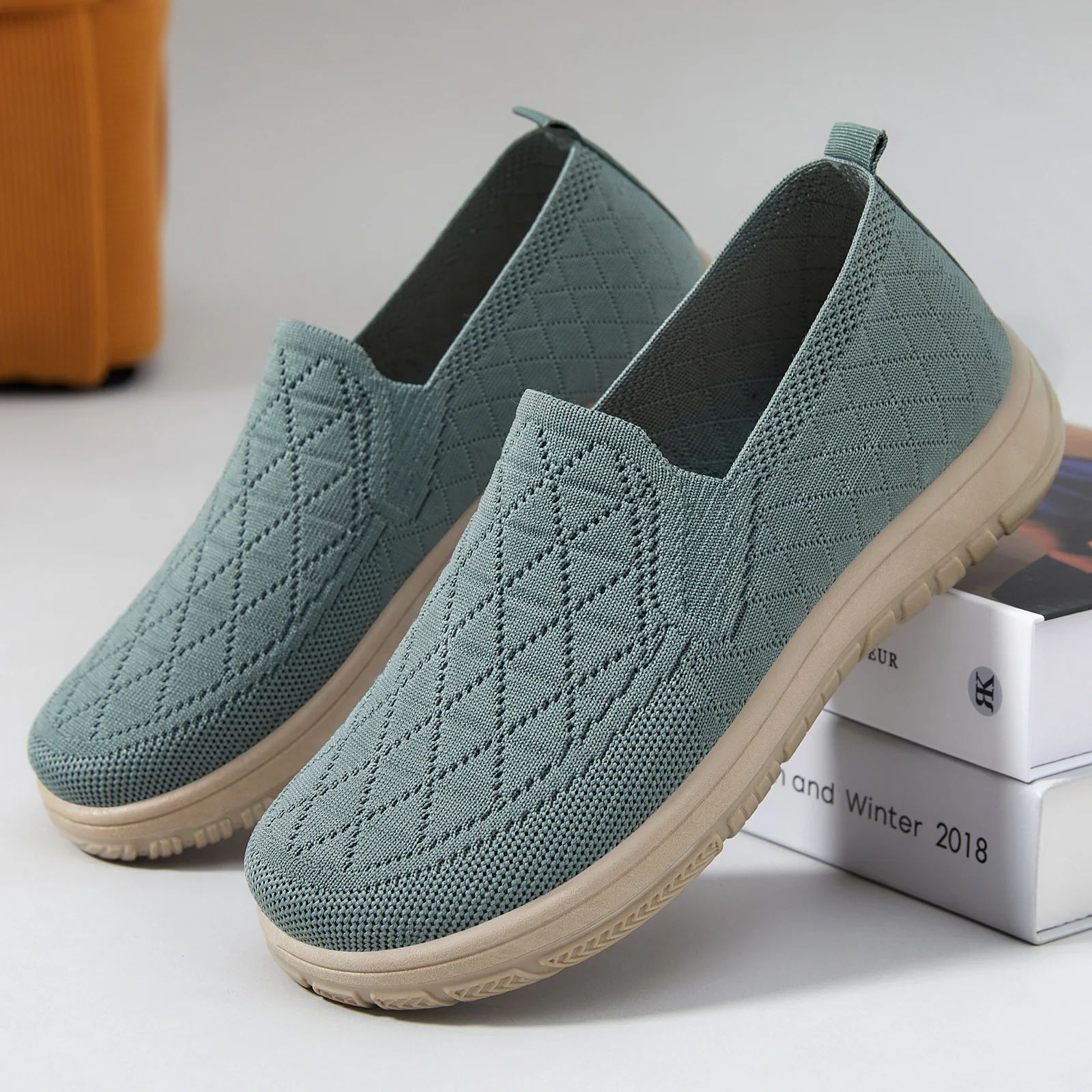 Damen Komfortable Slip-On Freizeitschuhe mit atmungsaktivem Strickdesign Heidi Mode