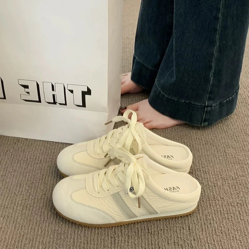 Damen Komfortable Slipper mit sportlichem Design und atmungsaktiver Sohle Heidi Mode