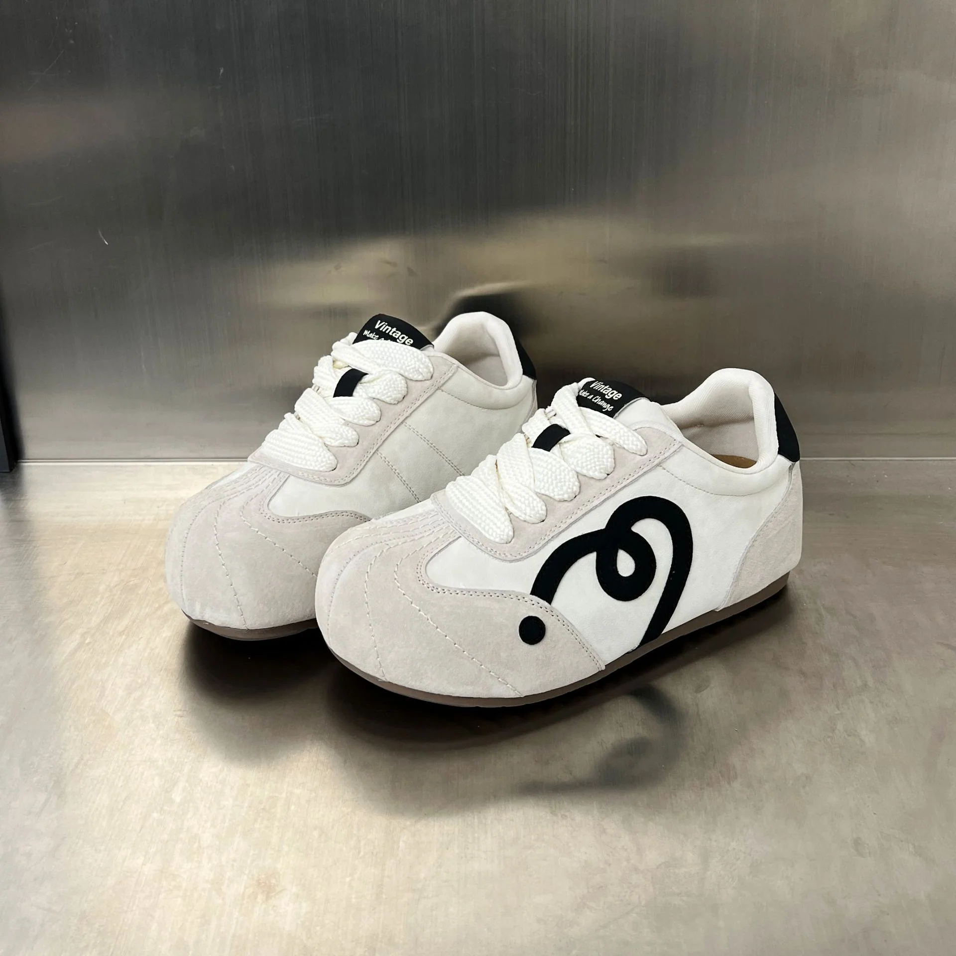 Damen Komfortable Sneaker mit weichem Wildleder-Obermaterial und innovativer Dämpfungstechnologie Heidi Mode