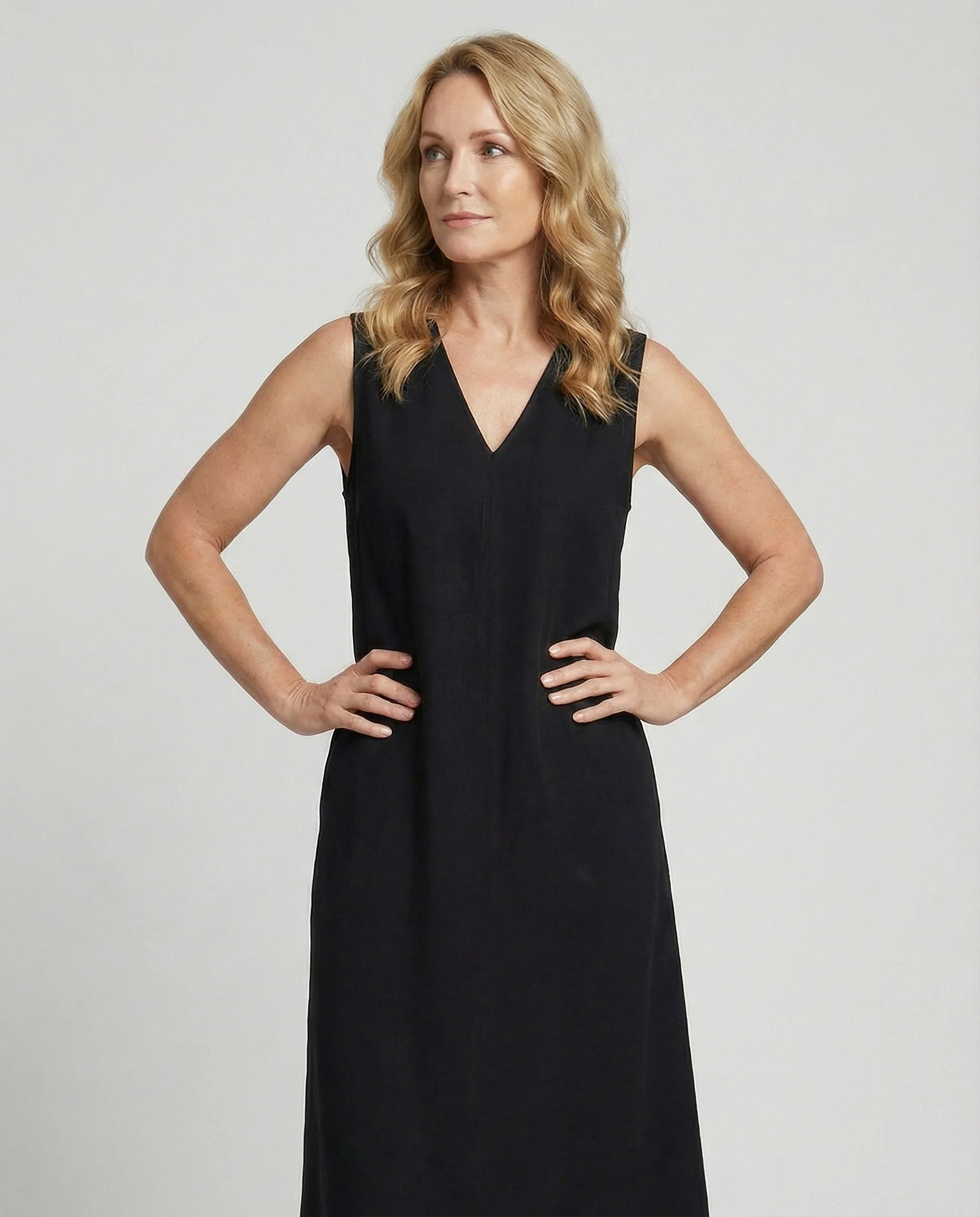 Damen Midi Kleid ärmellos mit V-Ausschnitt – Schwarz A-Linie