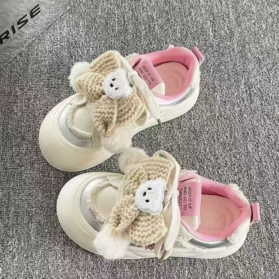 Damen Mode Sneaker mit verspieltem Design und kuscheligem Detail Heidi Mode