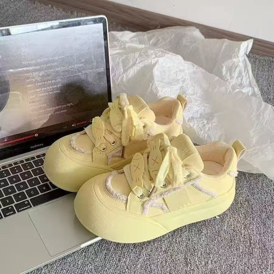 Damen Modische Sneaker mit innovativem Sohlenprofil und elastischem Schnürsystem Heidi Mode
