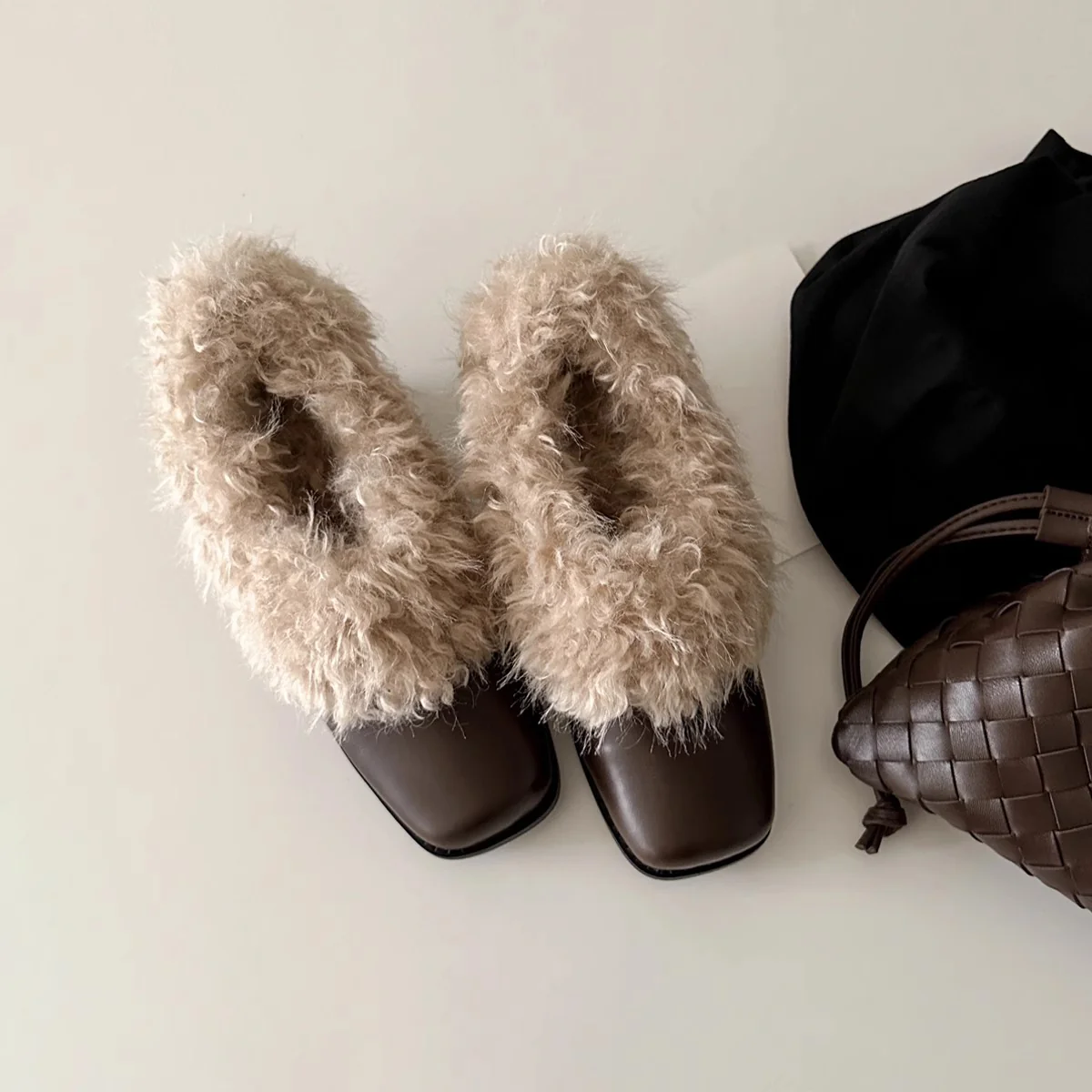 Damen modische Stiefeletten mit kuscheligem Fellkragen und robustem Blockabsatz Heidi Mode - Image 3