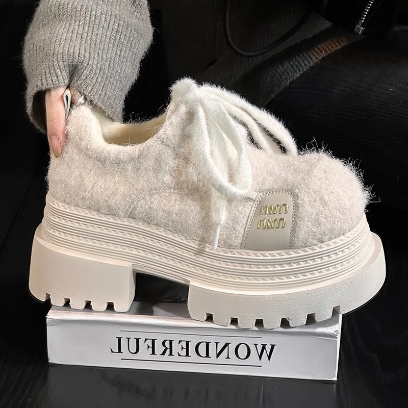 Damen Modische und atmungsaktive Plateau-Sneaker mit kuscheligem Obermaterial Heidi Mode