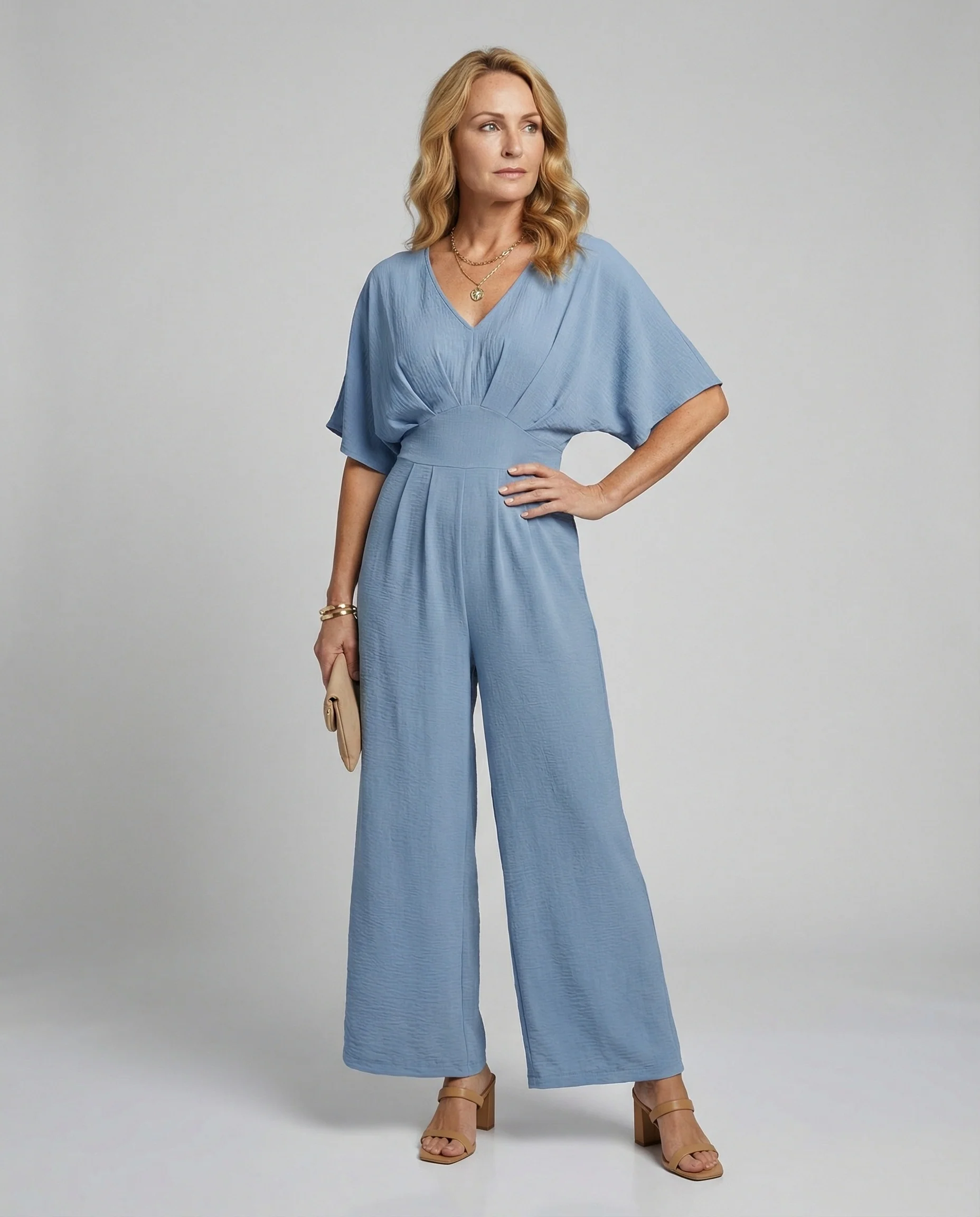Eleganter Overall mit V-Ausschnitt