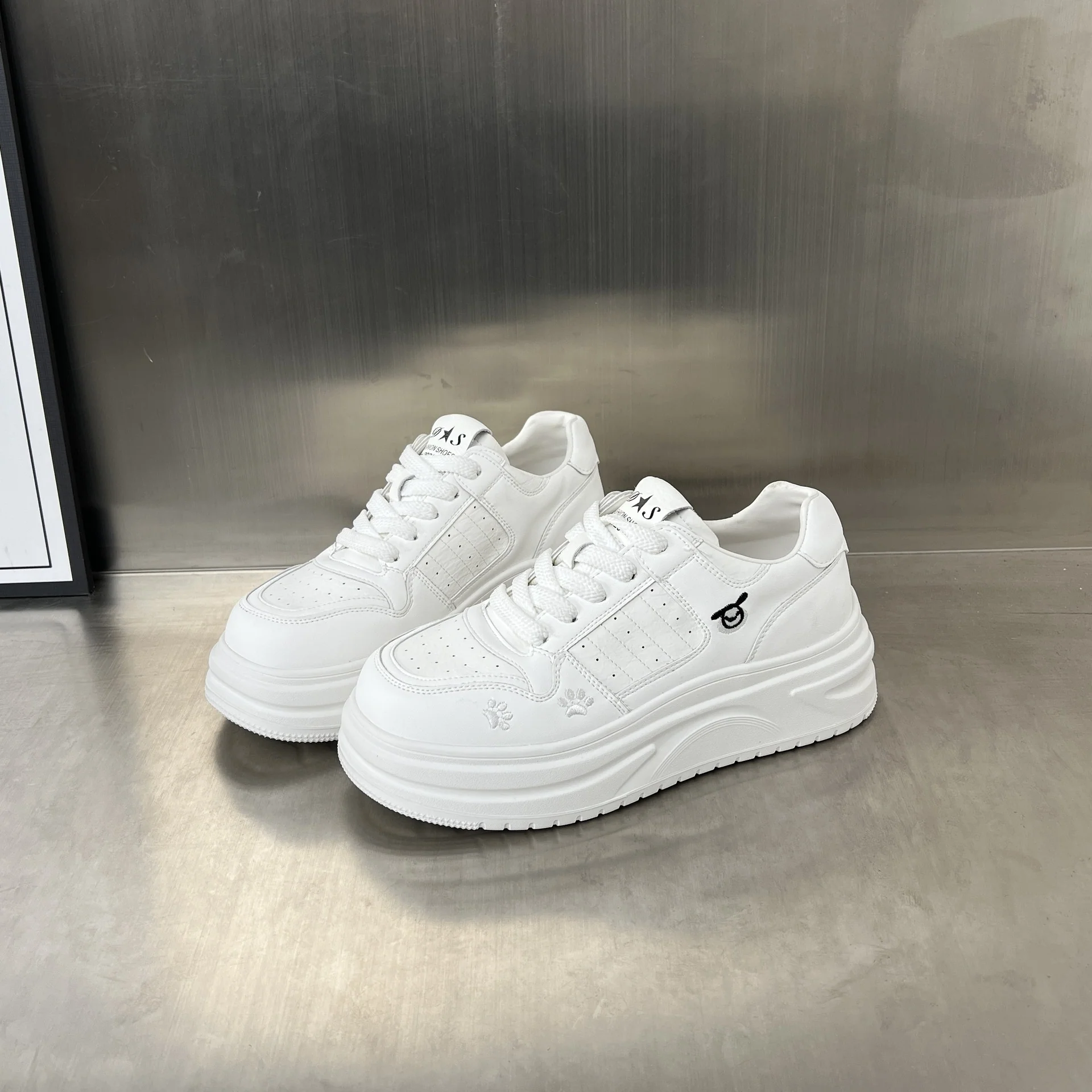 Damen Plattform Sneaker mit dämpfender Sohle und atmungsaktivem Obermaterial Heidi Mode