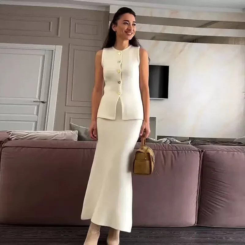Damen Set aus ärmellosem Oberteil mit Knopfdetails und schwingendem Rock Heidi-Mode