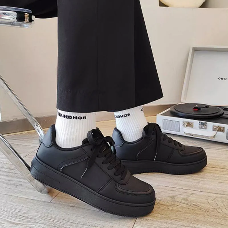 Damen Sneaker im minimalistischen Design mit rutschfester Sohle Heidi Mode - Image 2