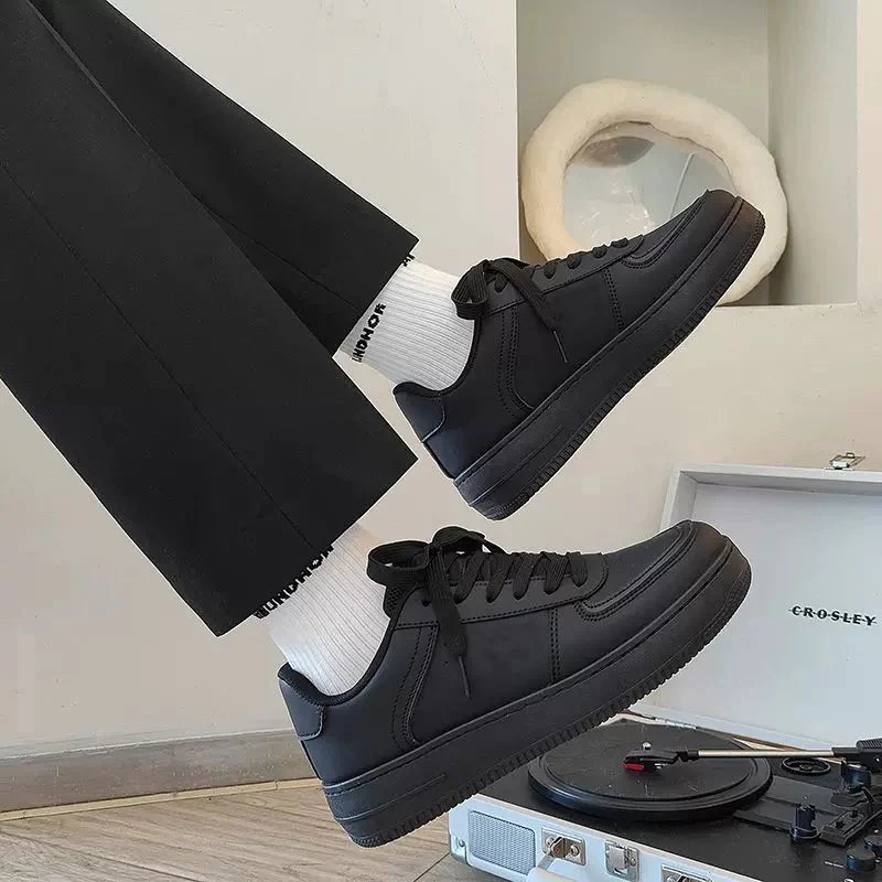 Damen Sneaker im minimalistischen Design mit rutschfester Sohle Heidi Mode - Image 6