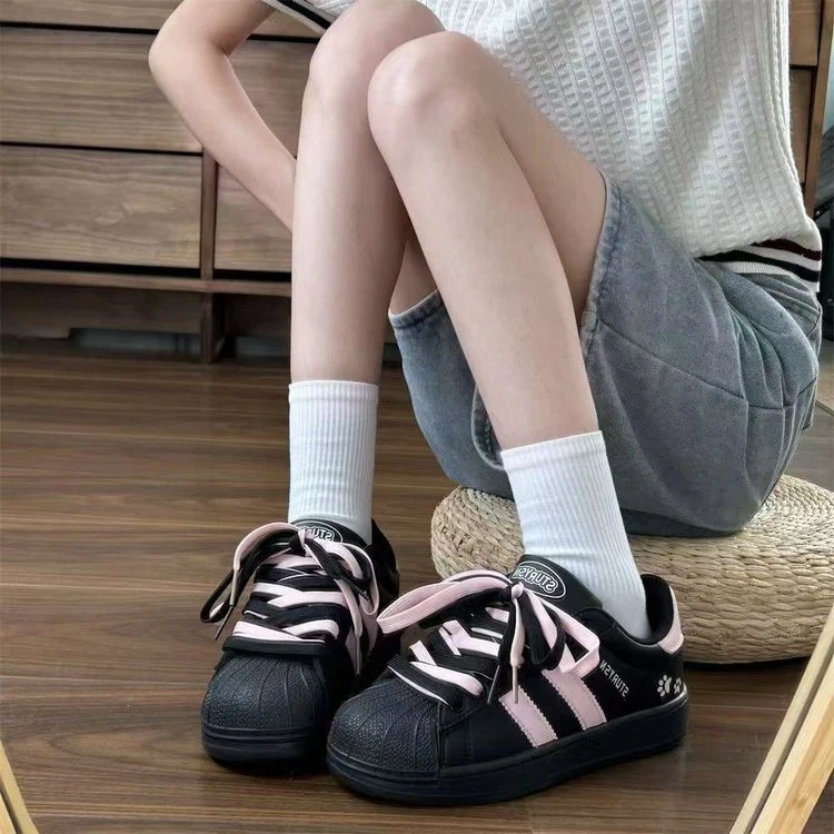 Damen Sneakers im sportlichen Retro-Design mit auffälligen Schnürsenkeln Heidi Mode - Image 5