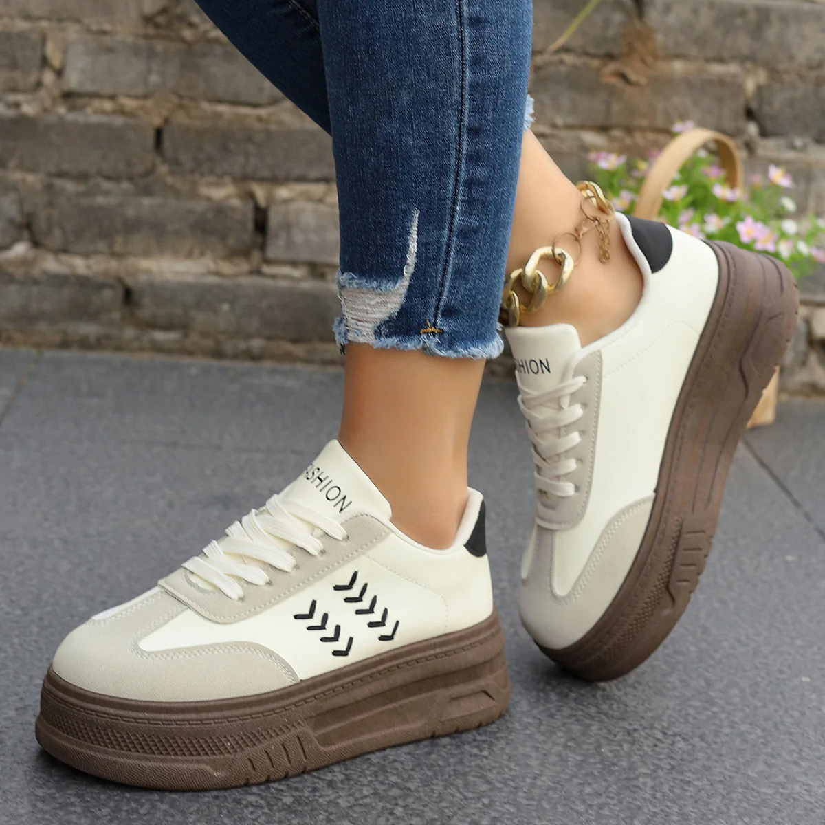 Damen Sneakers mit dicker Laufsohle und modischem Design Heidi Mode