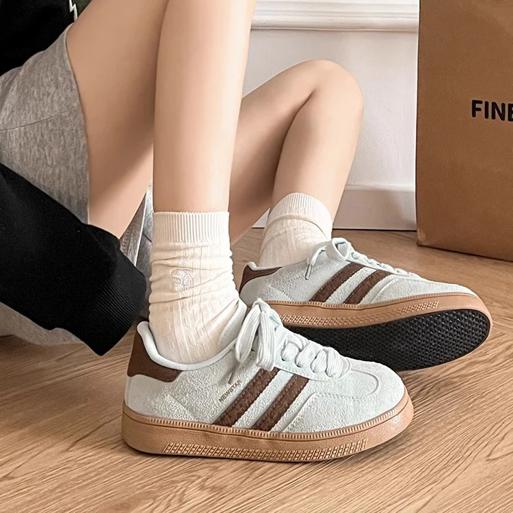 Damen Sneakers mit hochwertigem Velours-Obermaterial und rutschfester Gummisohle Heidi Mode - Image 3