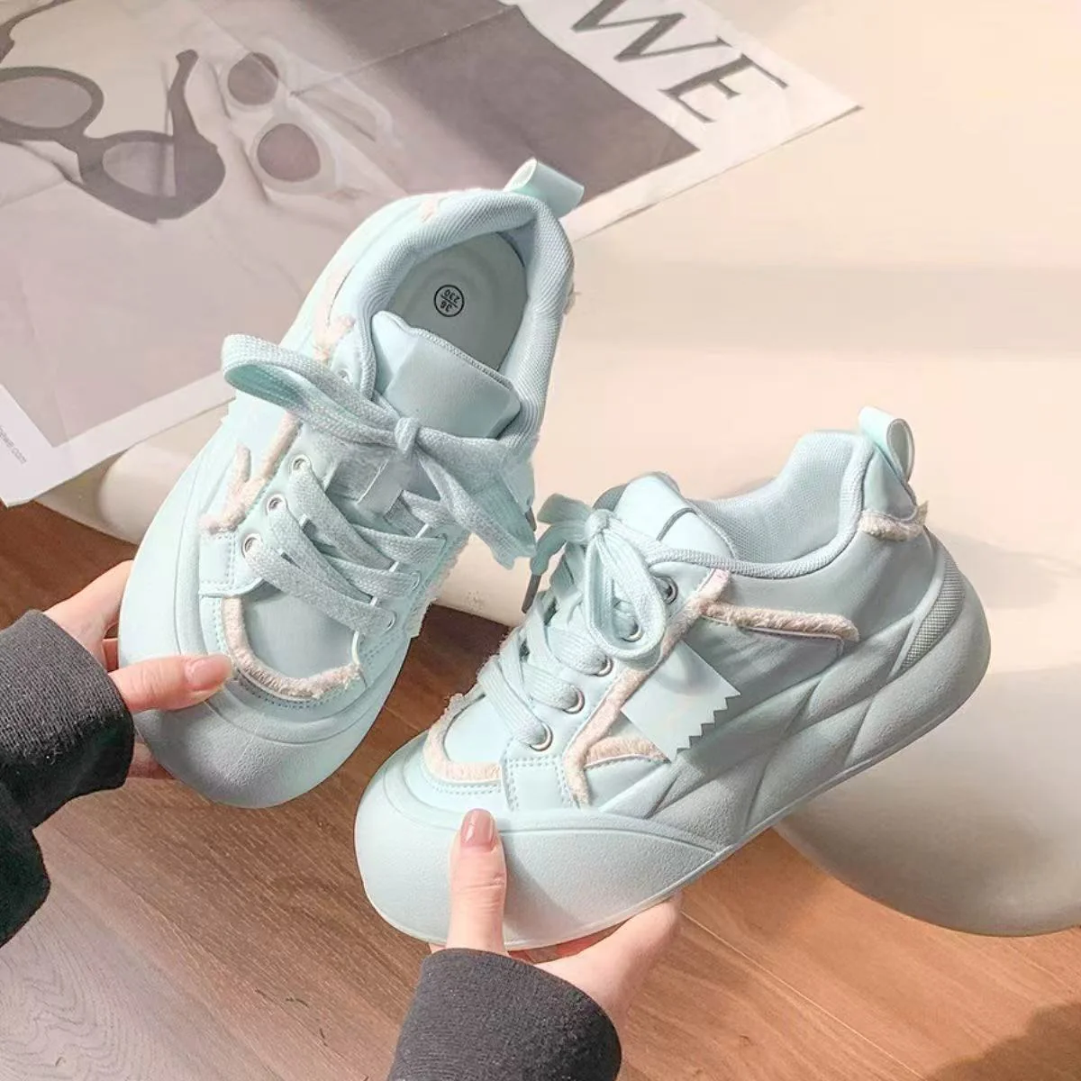 Damen Sportliche Chunky Sneakers mit einzigartigen Design-Elementen Heidi Mode - Image 2