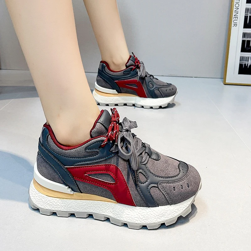 Damen Sportliche Komfort Sneakers mit dämpfender Sohle und einzigartigem Design Heidi Mode