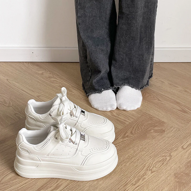 Damen Sportliche Plateau Sneaker mit ausgeprägter Dämpfung und modischem Design Heidi Mode