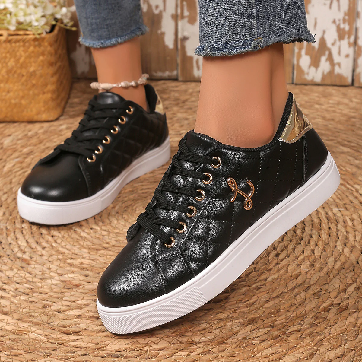 Damen Sportliche Schnür-Sneaker mit elegantem Steppdesign Heidi Mode - Image 7