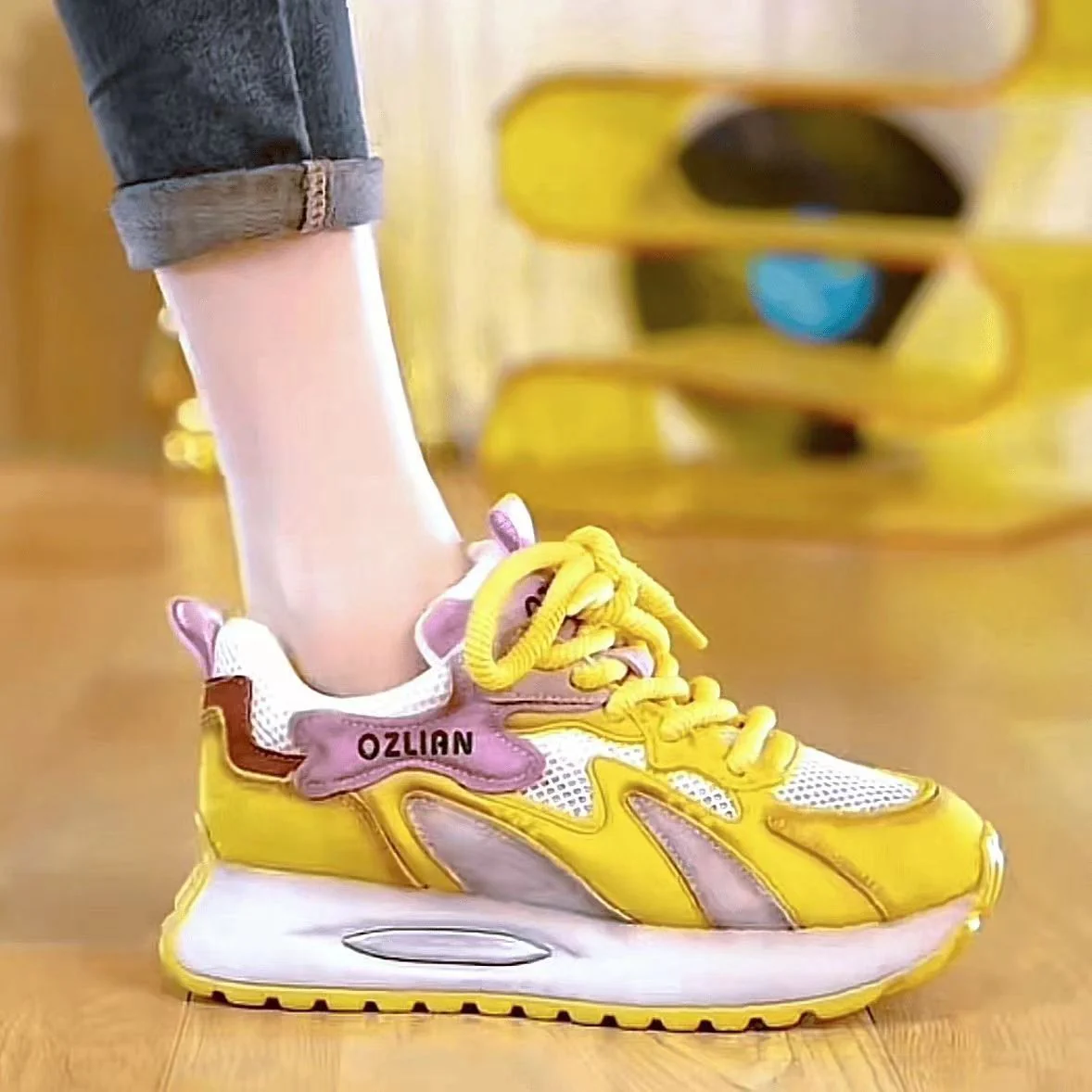 Damen Sportliche Sneaker mit atmungsaktiver Oberfläche und dämpfendem Sohlenprofil Heidi Mode