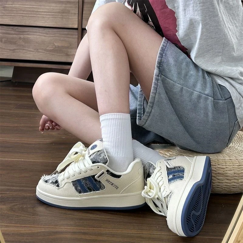 Damen Sportliche Sneaker mit atmungsaktiver Oberflächenstruktur und modischem Design Heidi Mode - Image 3