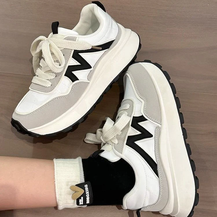 Damen Sportliche Sneaker mit komfortabler Dämpfung und modernem Design Heidi Mode