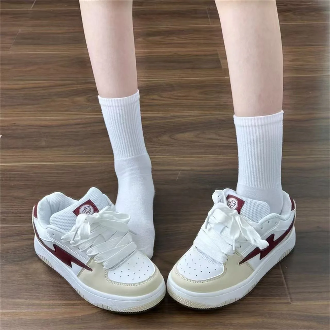 Damen Sportliche Sneaker mit trendigem Design und bequemer Dämpfung Heidi Mode - Image 2