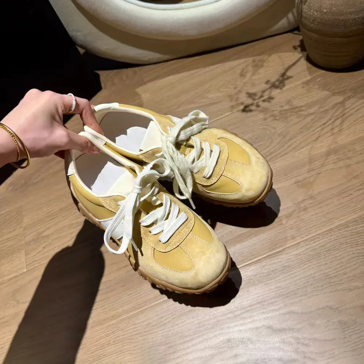 Damen Sportliche Sneakers aus hochwertigem Wildleder mit robustem Sohlenprofil Heidi Mode - Image 7
