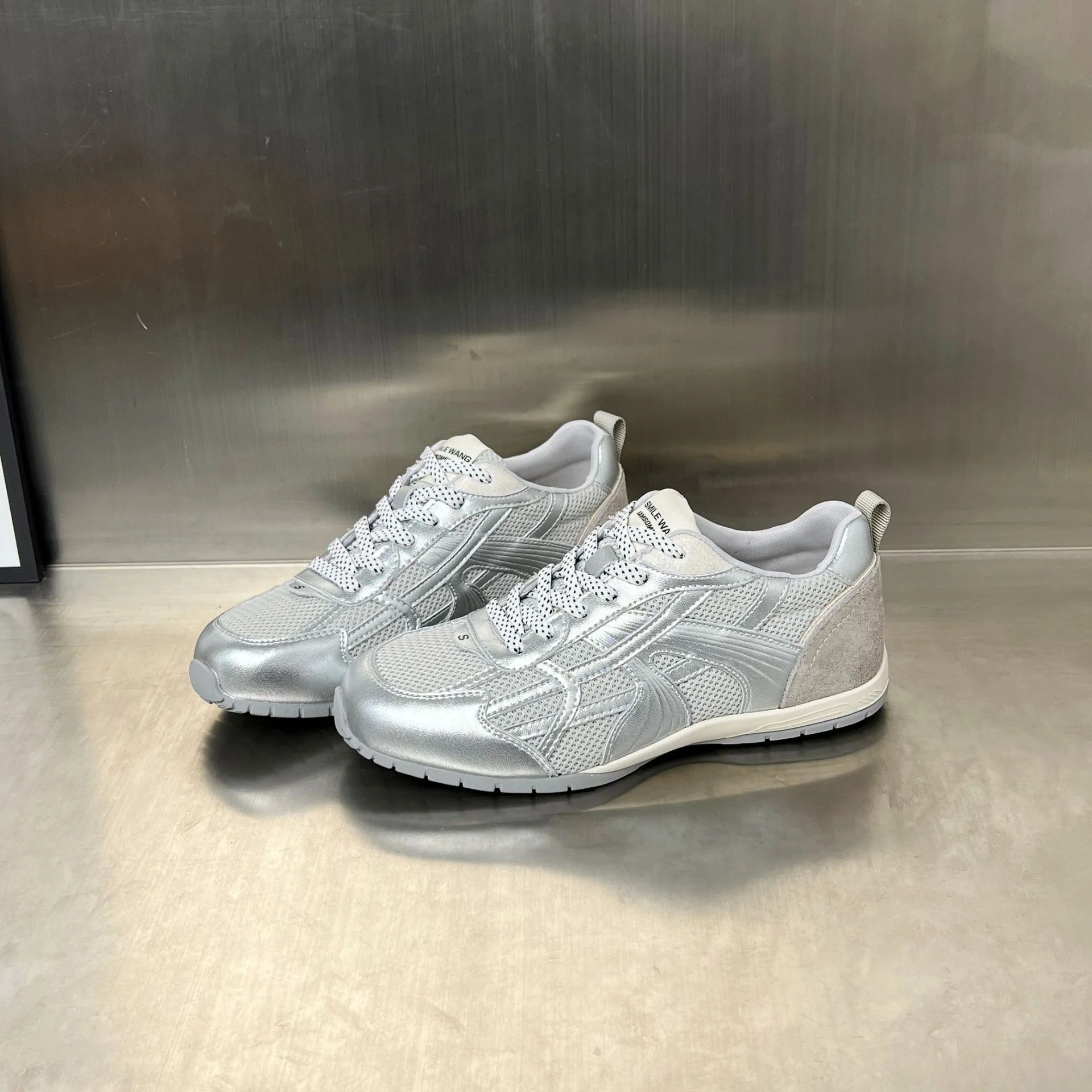 Damen Sportliche Sneakers mit atmungsaktivem Mesh-Obermaterial und rutschfester Sohle Heidi Mode - Image 4