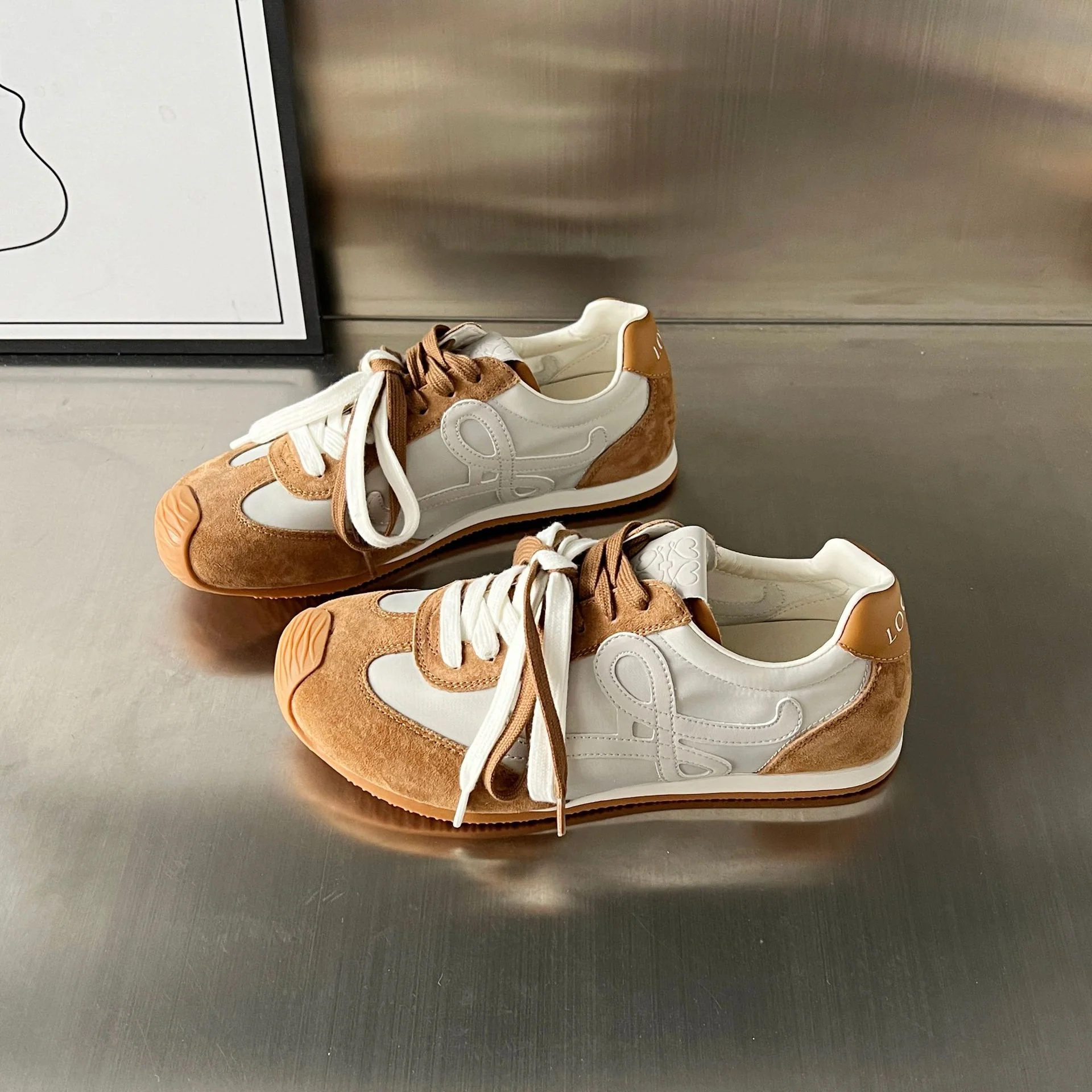 Damen Sportliche Sneakers mit hochwertigem Wildleder und atmungsaktivem Obermaterial Heidi Mode - Image 7