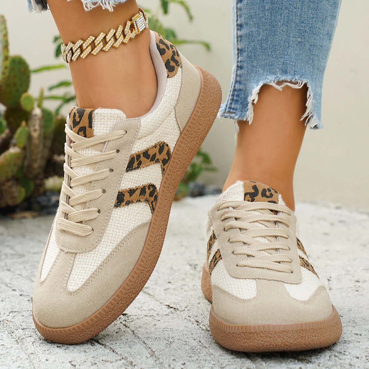 Damen Sportliche Sneakers mit Leoprint-Design und atmungsaktiver Oberflächenstruktur Heidi Mode
