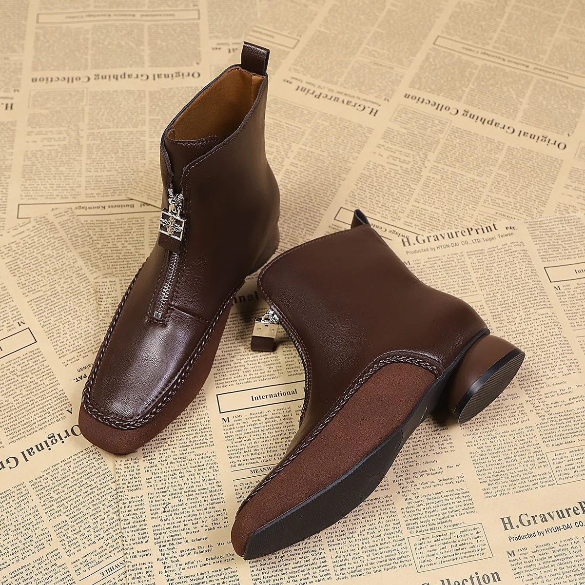Damen Stylische Ankle Boots mit Reißverschluss und geschmeidigem Leder Heidi Mode