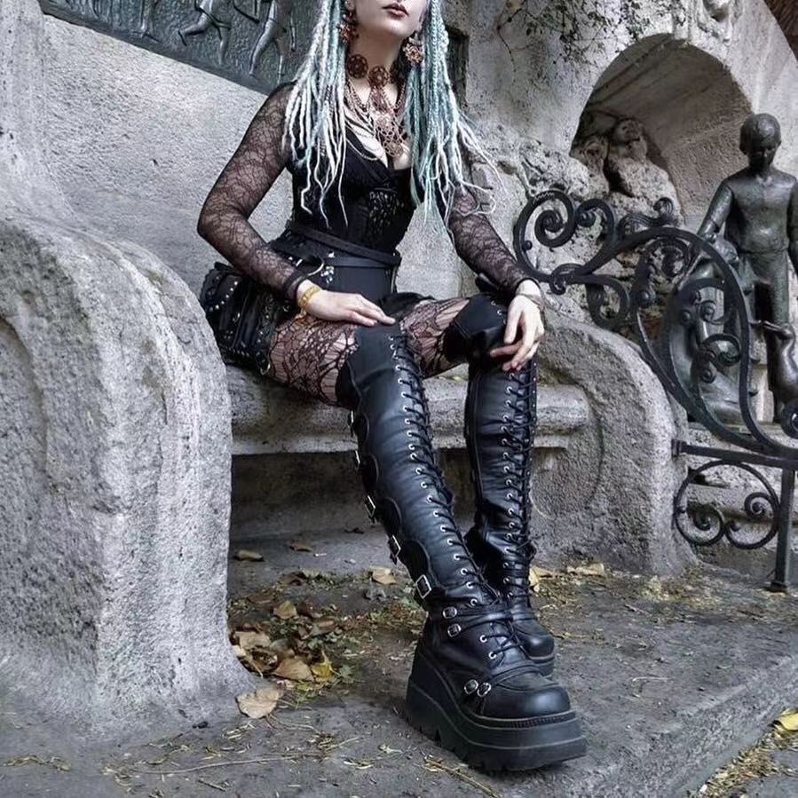 Damen Überknie Stiefel mit Schnallen-Detail und robustem Plateau Heidi Mode
