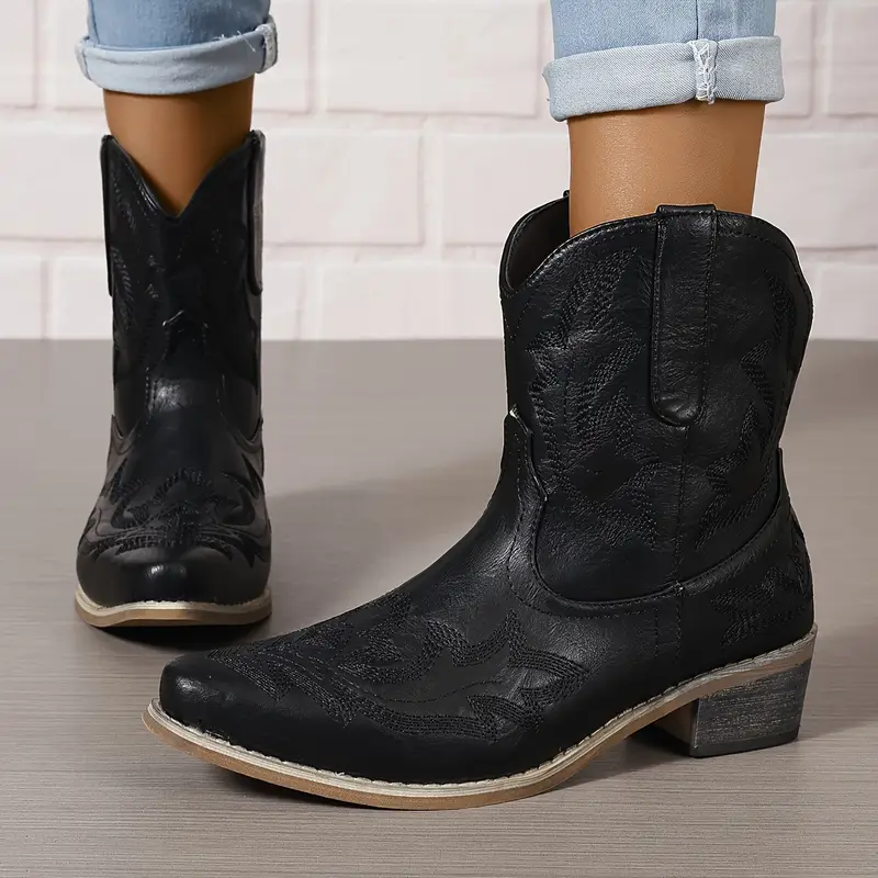 Heidi-Mode | Elegant Gestickte Western Stiefeletten