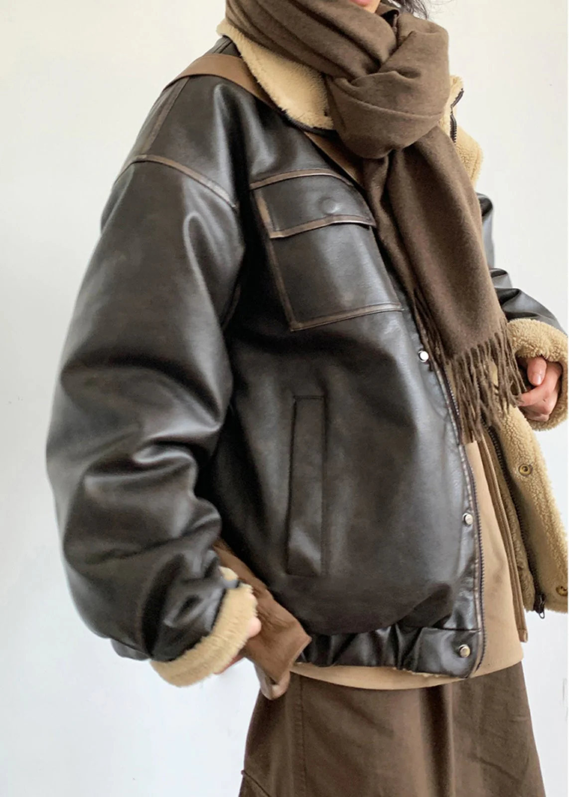 Heidi-Mode | Inspirierte Lammfleece gefütterte Lederjacke – Unisex-Stil