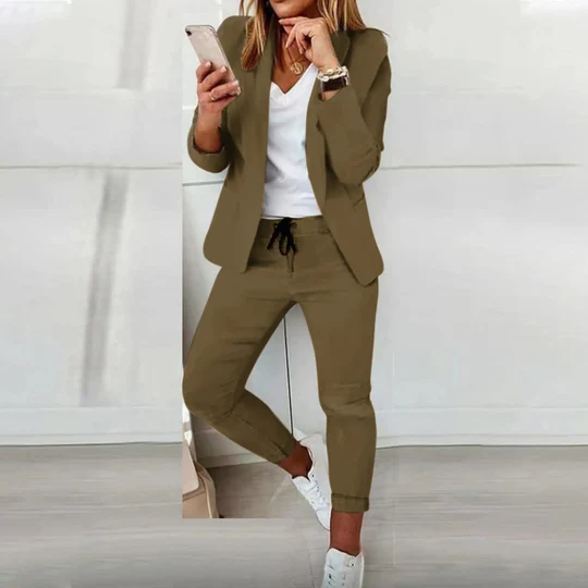 Heidi-Mode | Langärmeliger Blazer und Hose Stil
