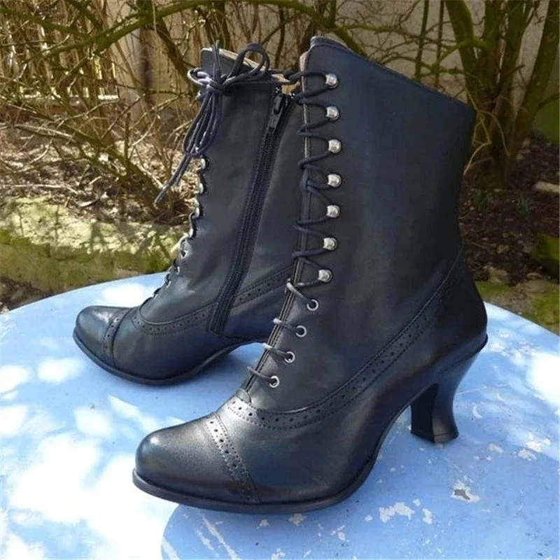 Heidi-Mode | Viktorianische Schnürstiefel mit Absatz